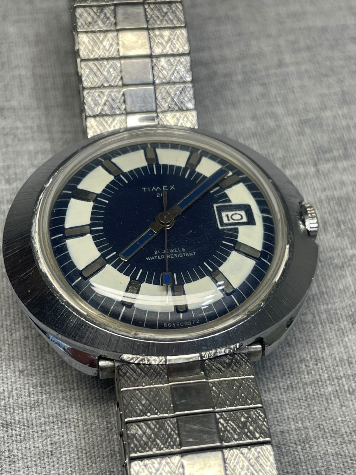 1972 Timex 21 Jewels UFO Manual Wind – Vintage Space-Age Style – Running!