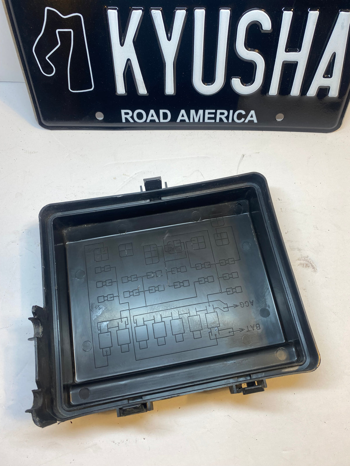 OEM 1988-1989 Honda Prelude Exterior Fuse Box Cover 38253-SF1-003