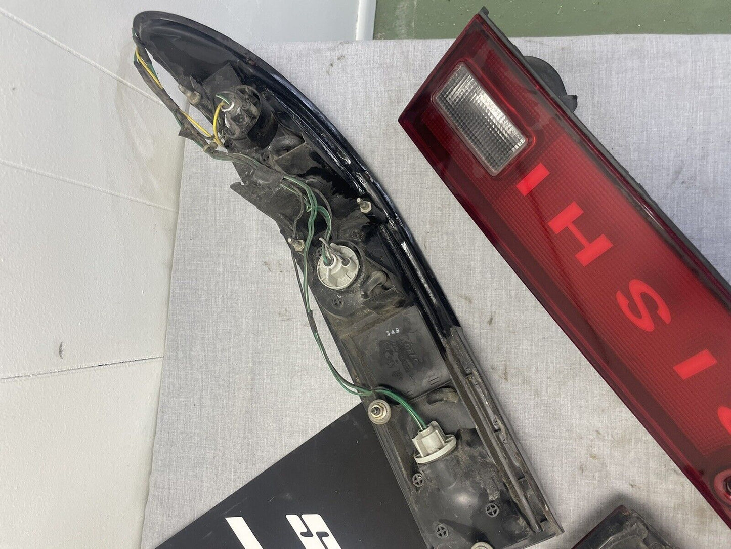 91-93 Mitsubishi 3000GT Rear Tail Light Complete Set W/ Filler Panel Brake Light