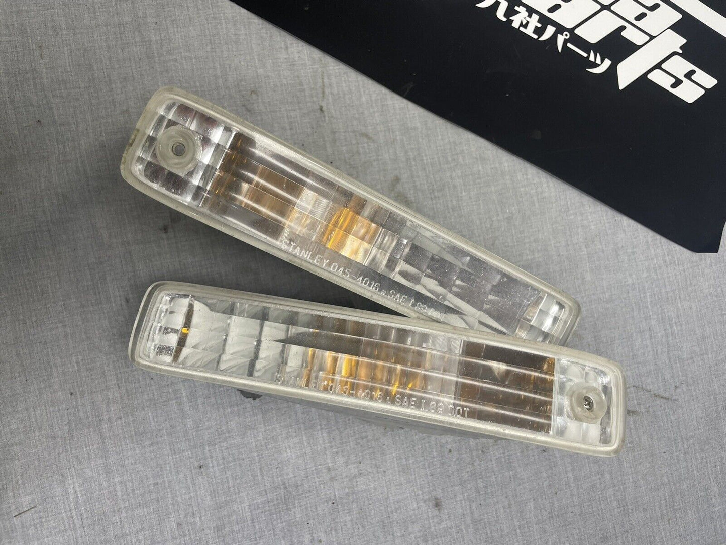 92-94 Acura Vigor Front Bumper Turn Signal Light Lamp Assemblies LH & RH OEM