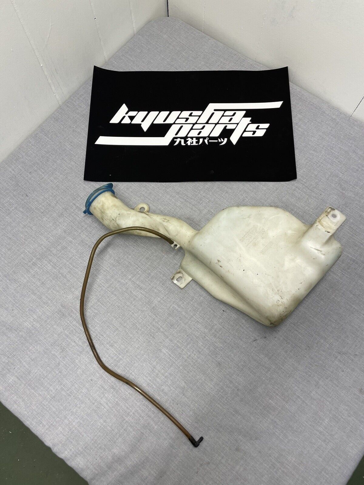 OEM Honda Civic 1992-1995 Eg Coupe Hatch Sedan Wiper Fluid Reservoir with pump