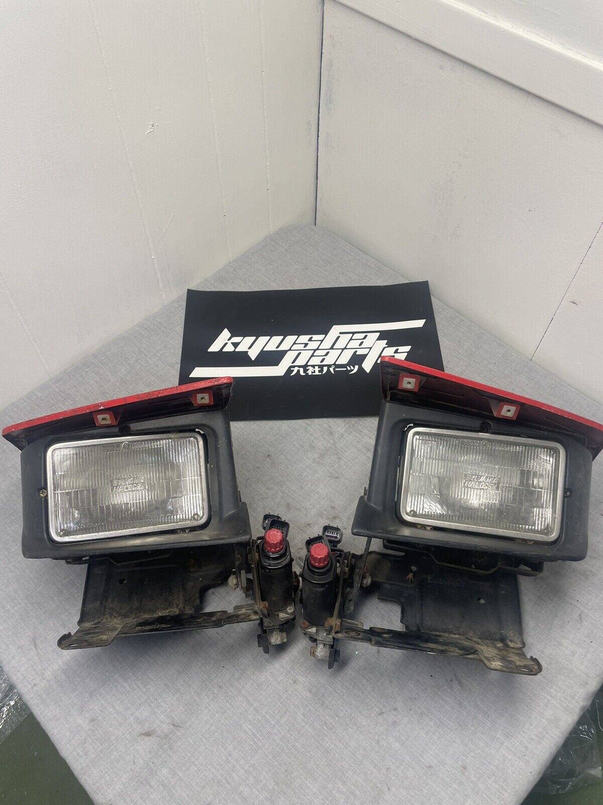 91-93 Dodge Stealth/Mitsubishi 3000GT Pop Up Headlights Pass & Driver OEM