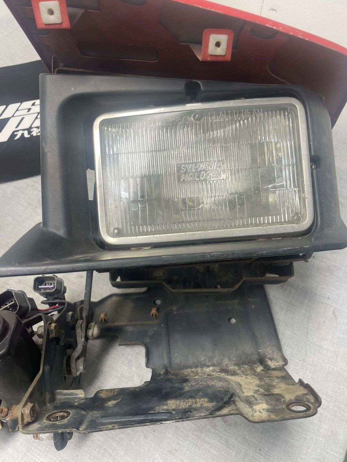 91-93 Dodge Stealth/Mitsubishi 3000GT Pop Up Headlights Pass & Driver OEM
