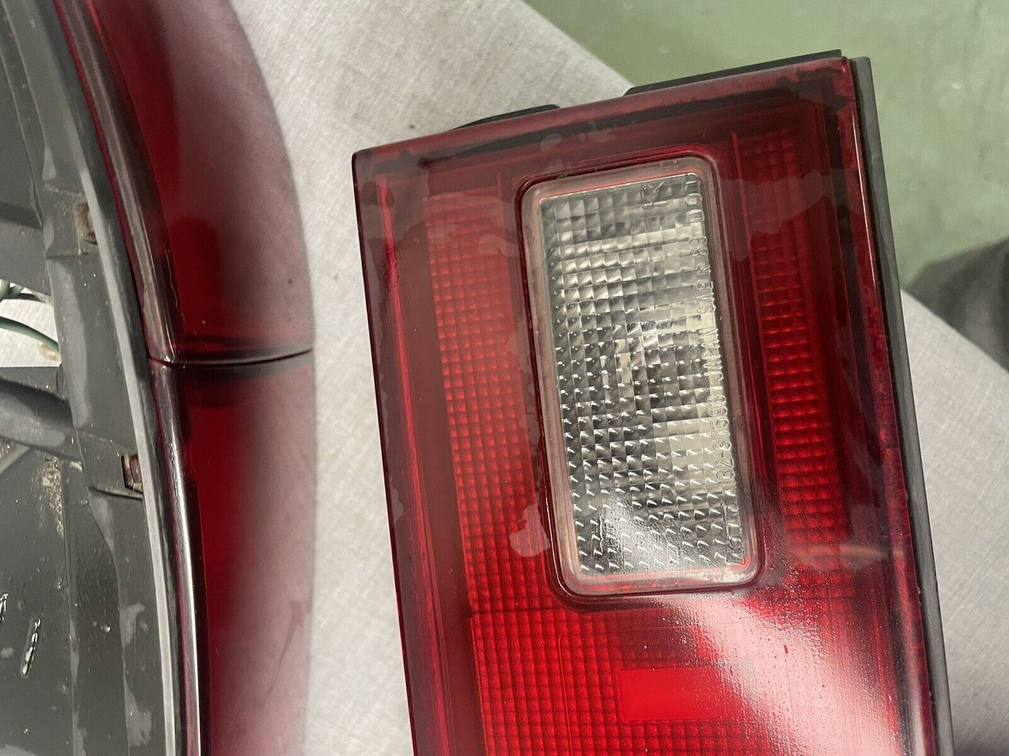 91-93 Mitsubishi 3000GT Rear Tail Light Complete Set W/ Filler Panel Brake Light