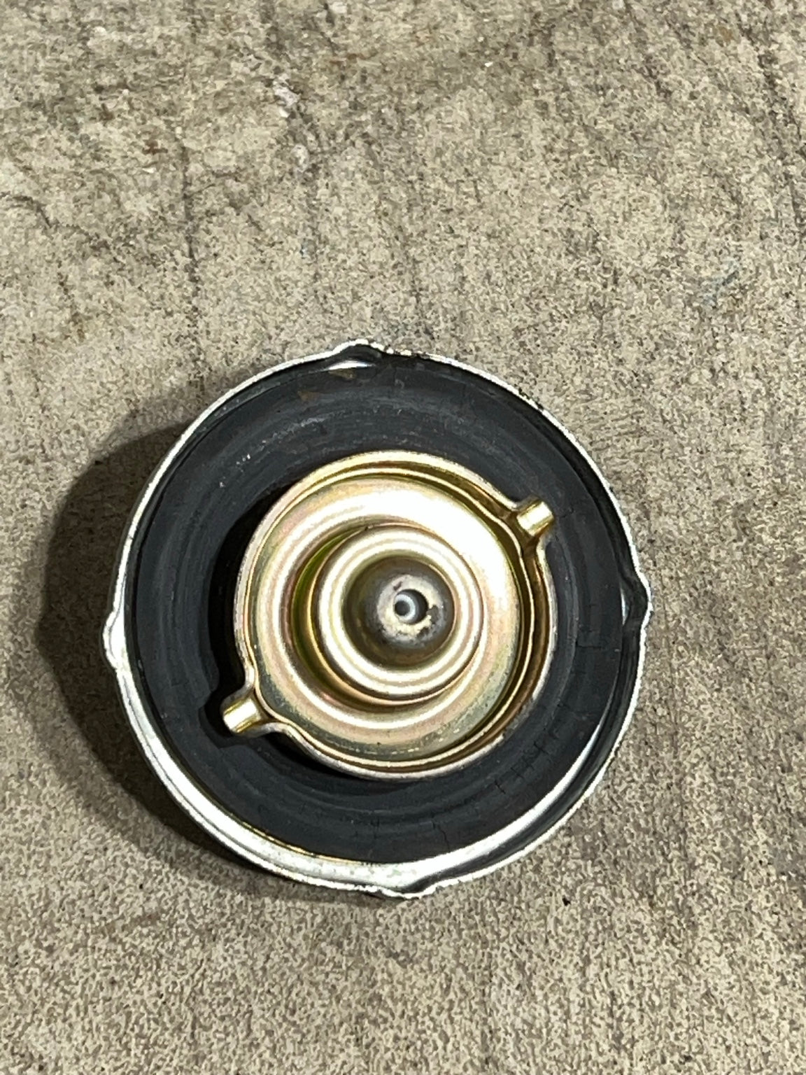 Fuel cap underside gasket