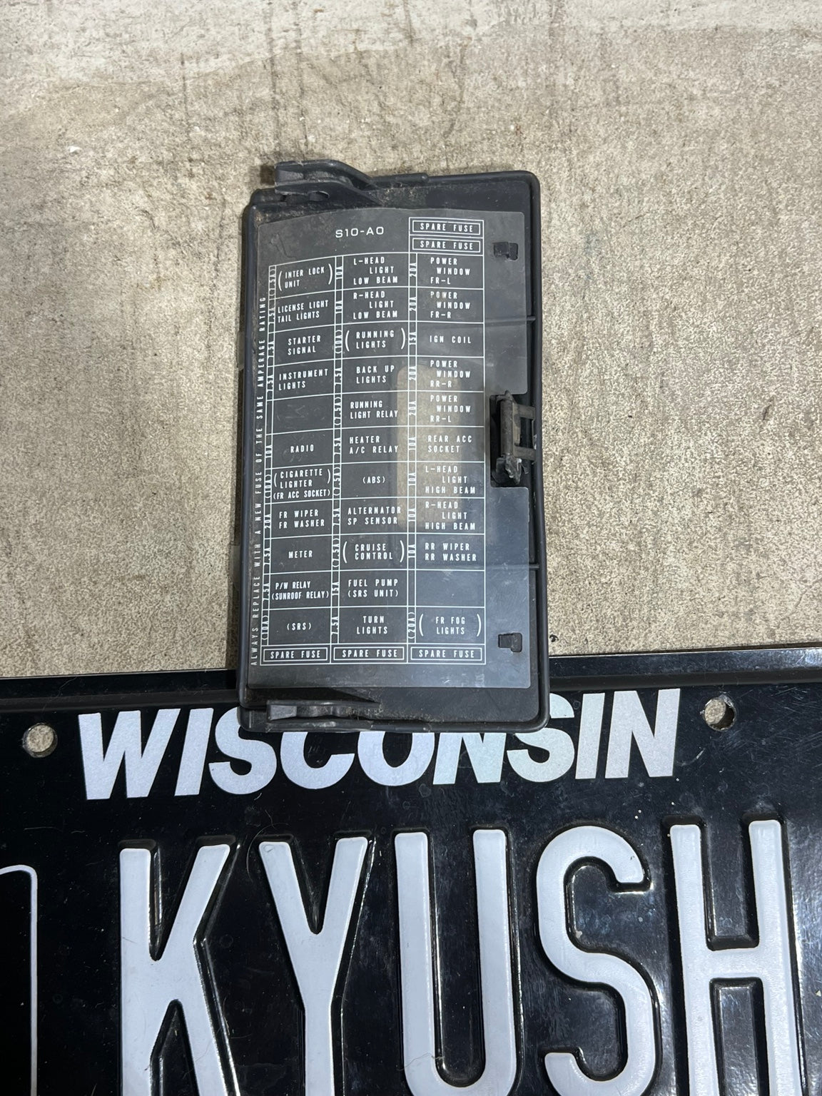 1997-2001 Honda CR-V RD1 OEM Interior Fuse Box Cover Lid S10-A0 Used
