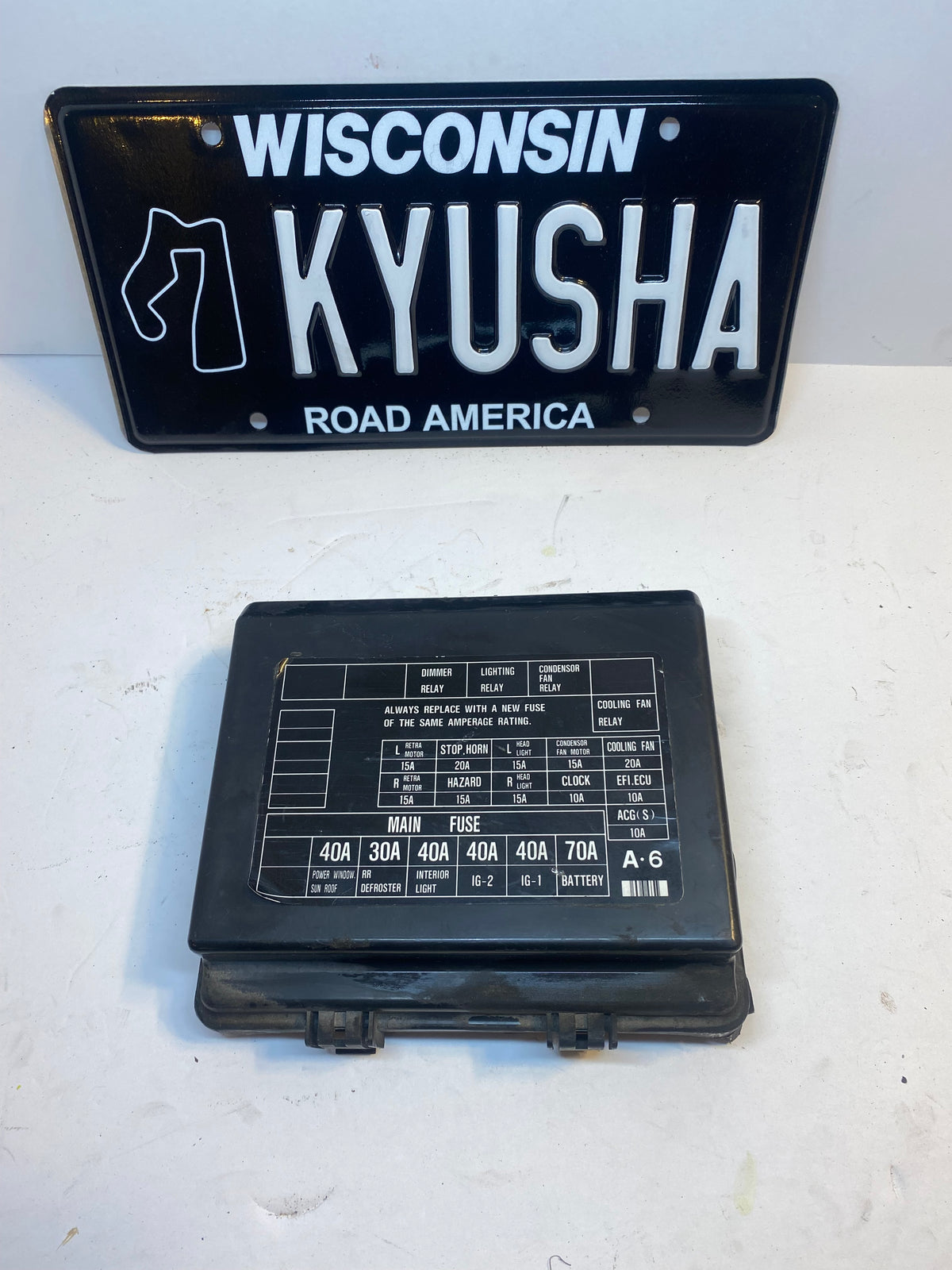 OEM 1988-1989 Honda Prelude Exterior Fuse Box Cover 38253-SF1-003