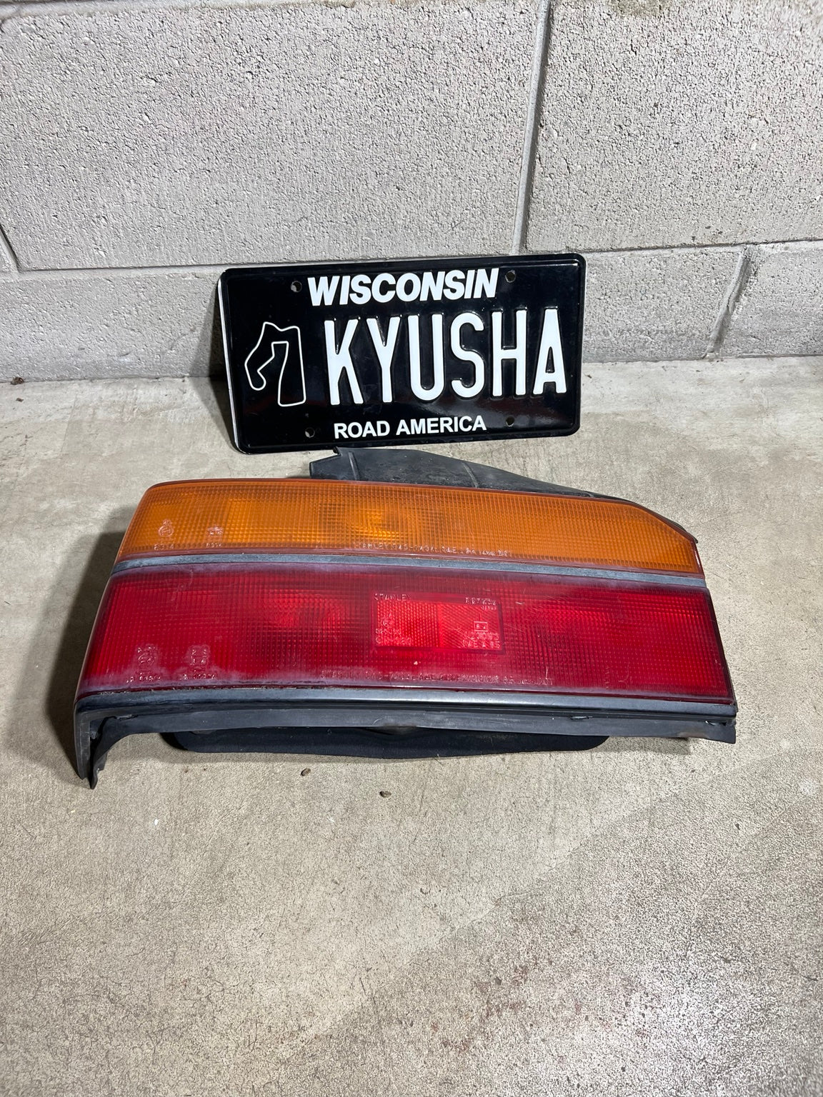 1988-1989 Honda Prelude Si driver side tail light view 1