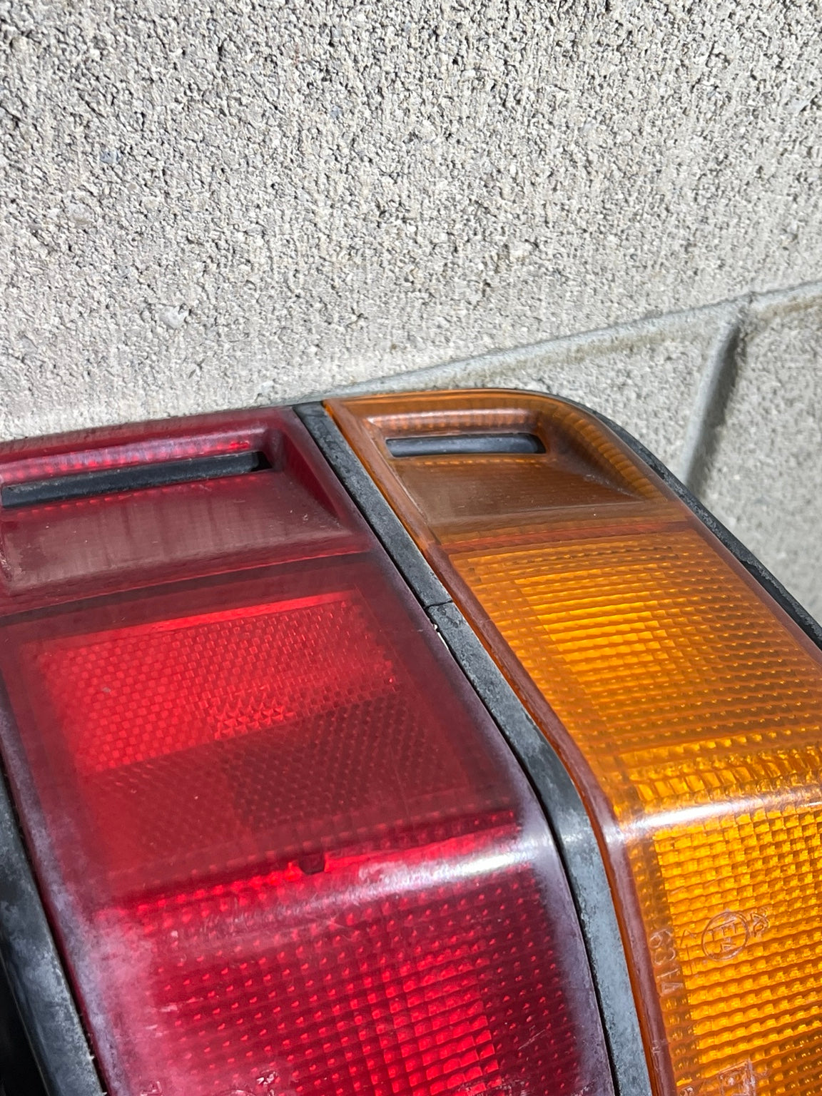 1988-1989 Honda Prelude Si driver side tail light view 3