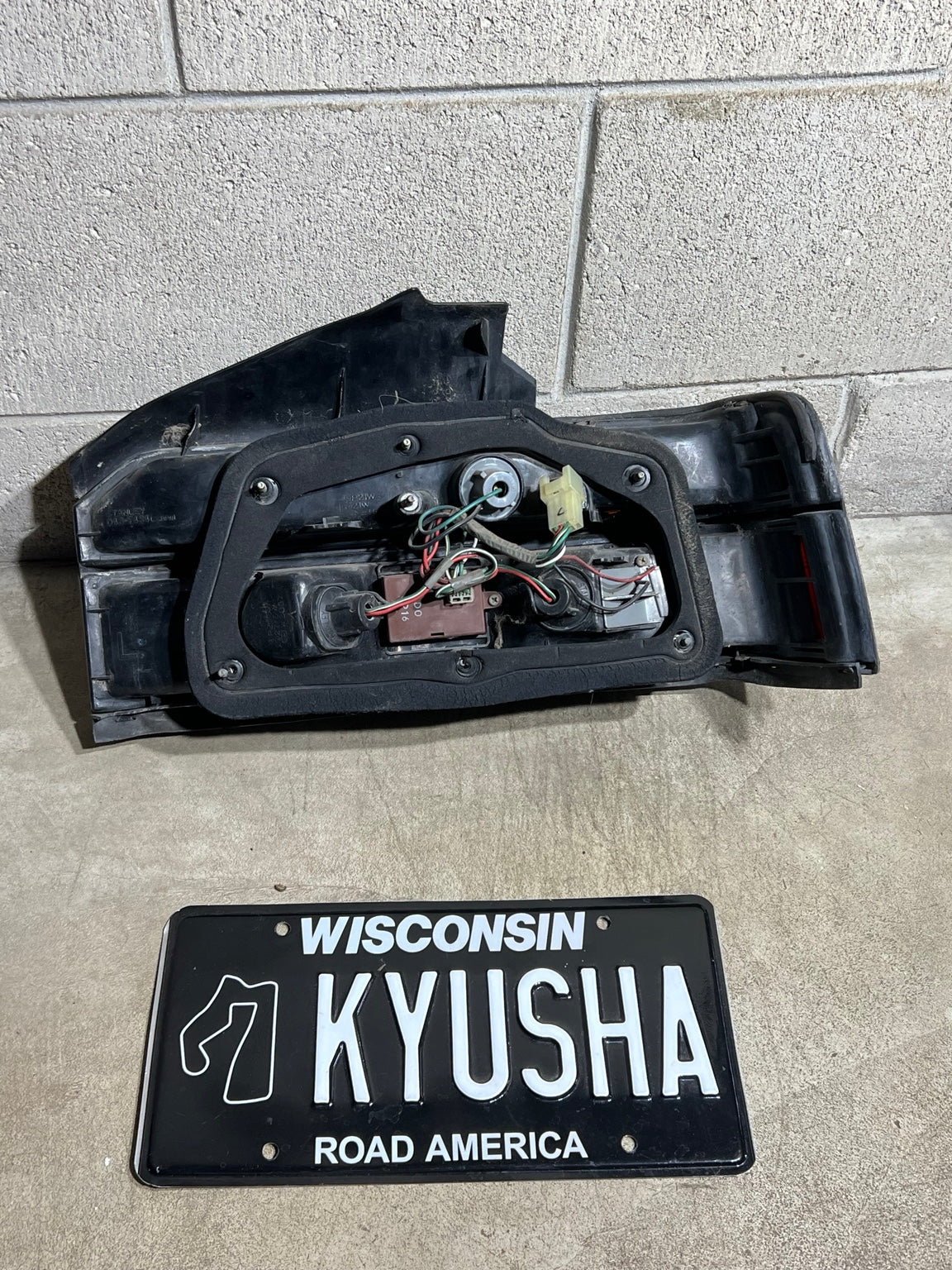 1988-1989 Honda Prelude Si driver side tail light view 5