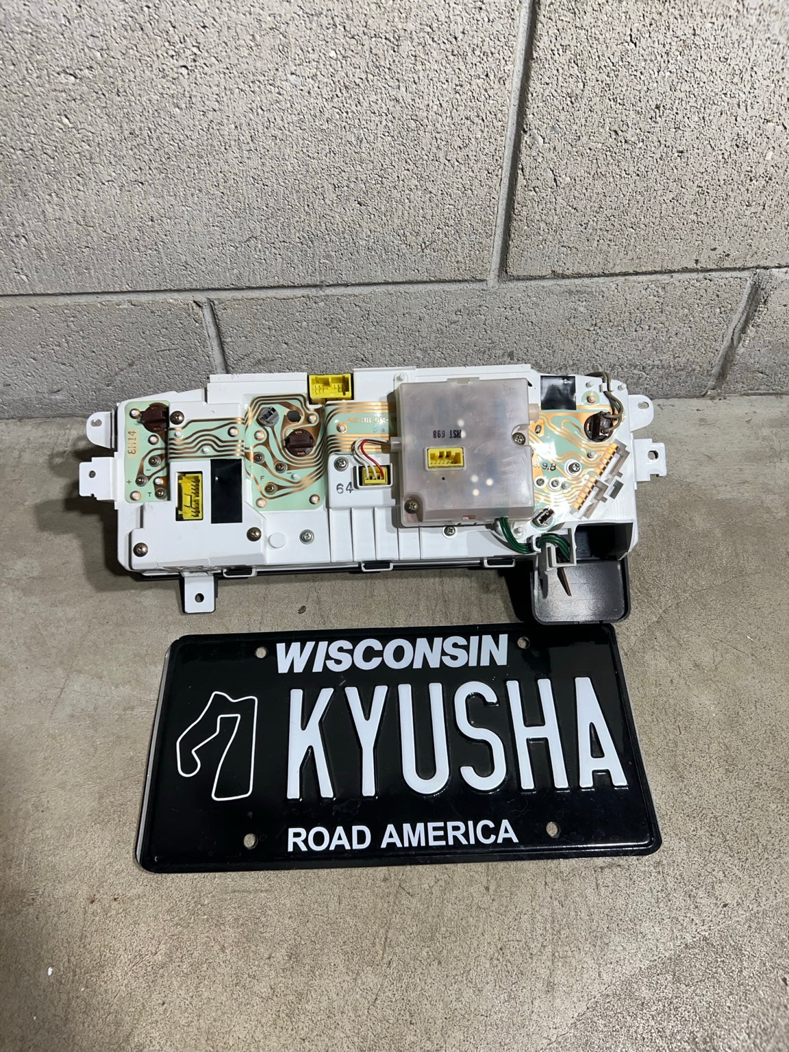 1990-1991 Honda Prelude broken instrument cluster view 2