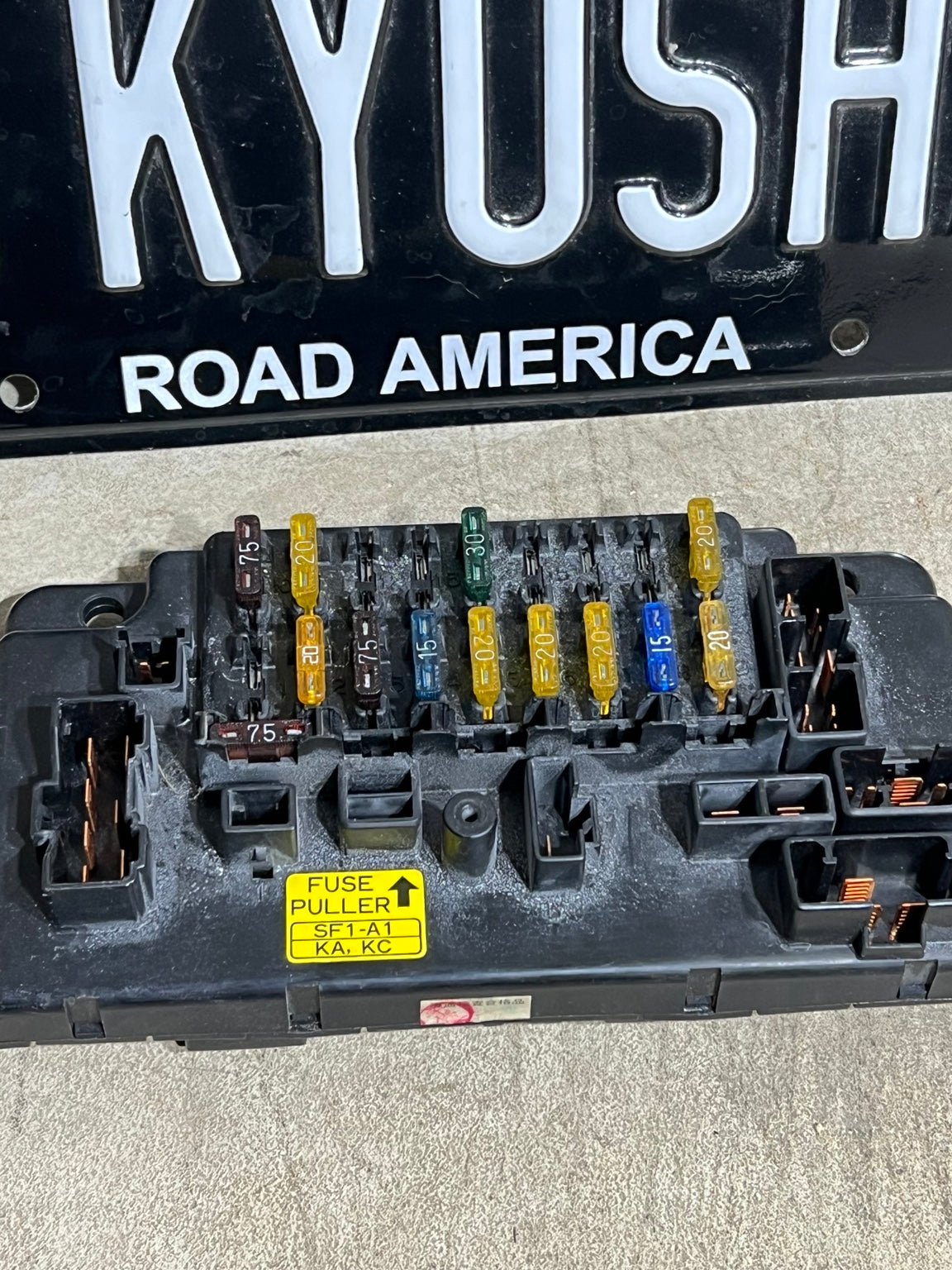 1988-1989 Honda Prelude OEM interior fuse box photo 3