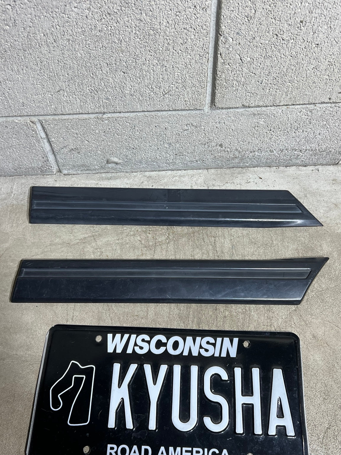 Rear quarter trim close-up