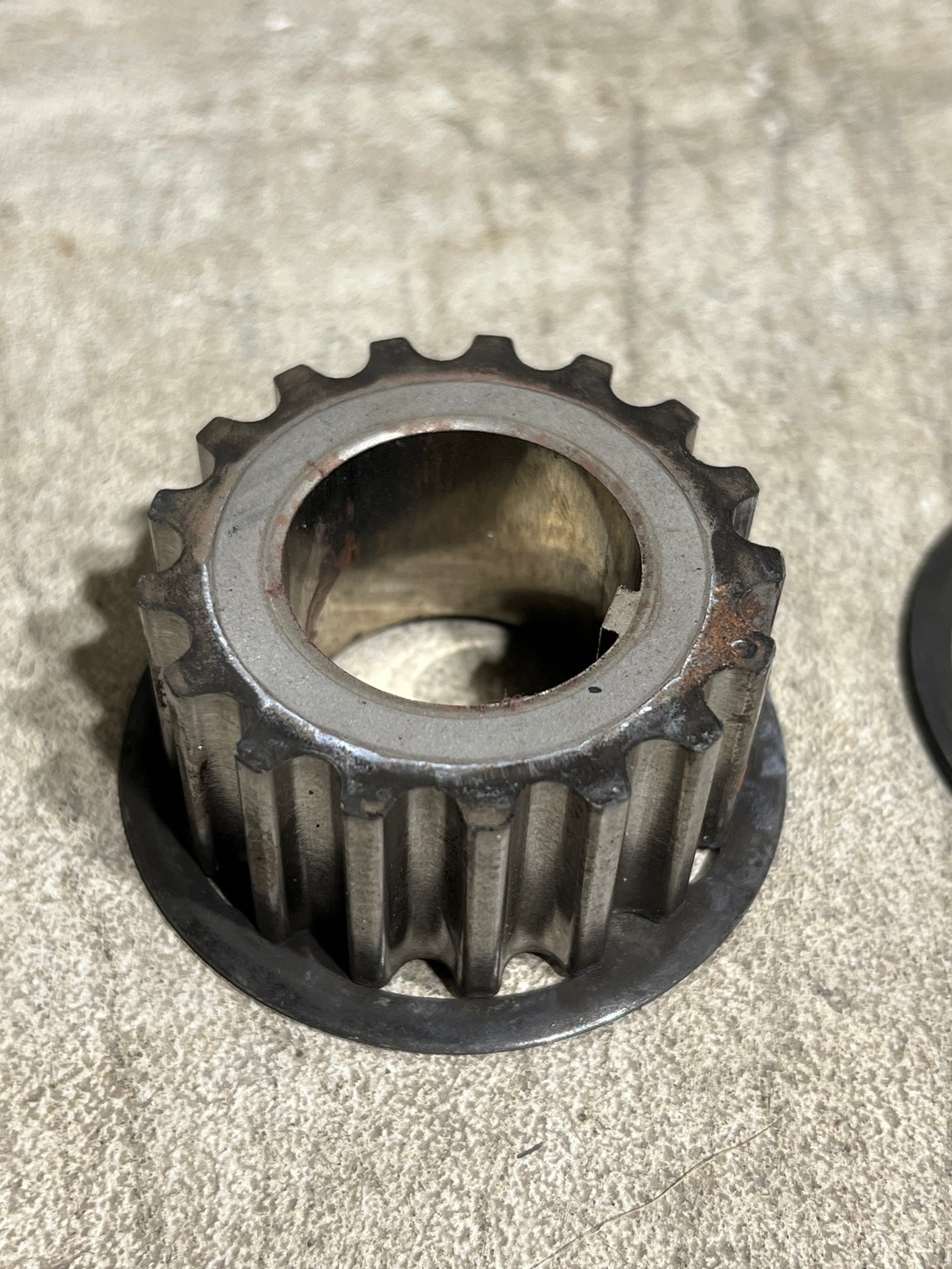 Crank gear keyway closeup