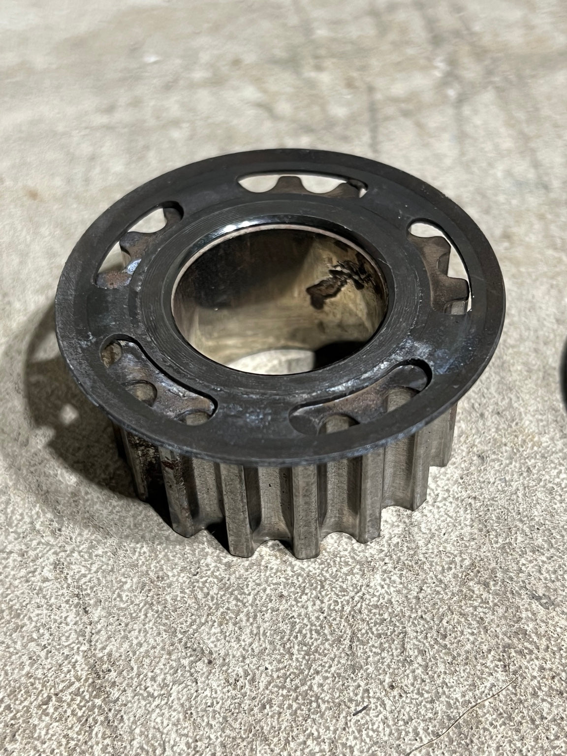 Crank gear plate side