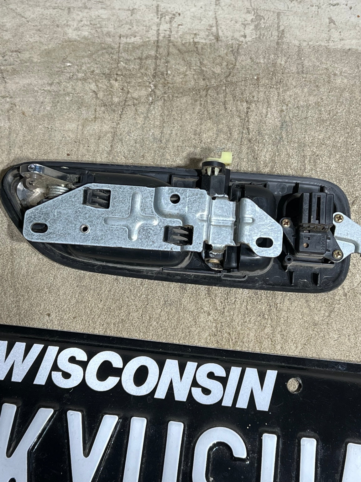 2000-2006 Honda Insight ZE1 Left Driver Interior Door Handle Lock Assembly OEM