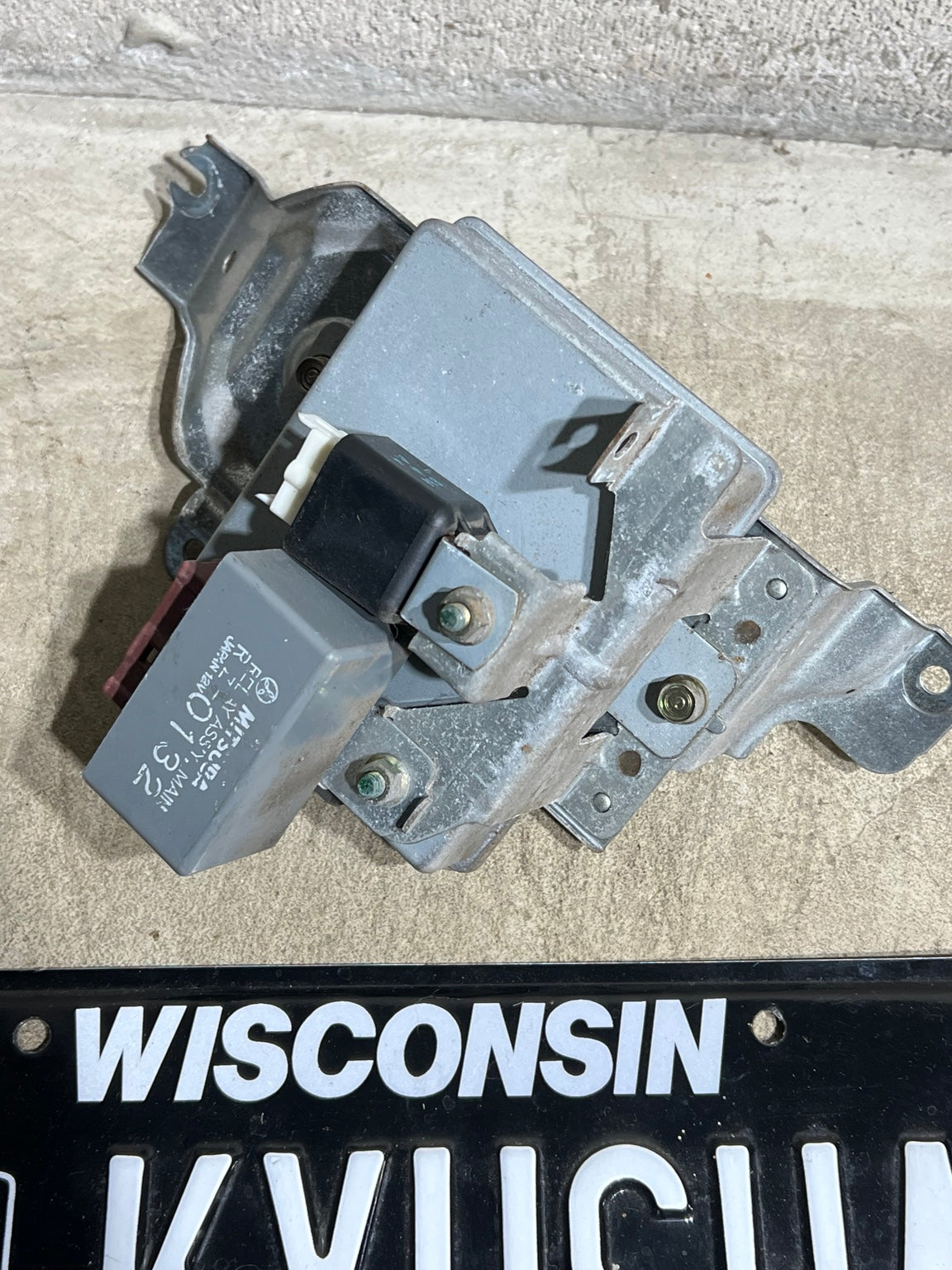 1993-1997 Honda Del Sol OEM Main Relay Assembly With Mounting Bracket Used