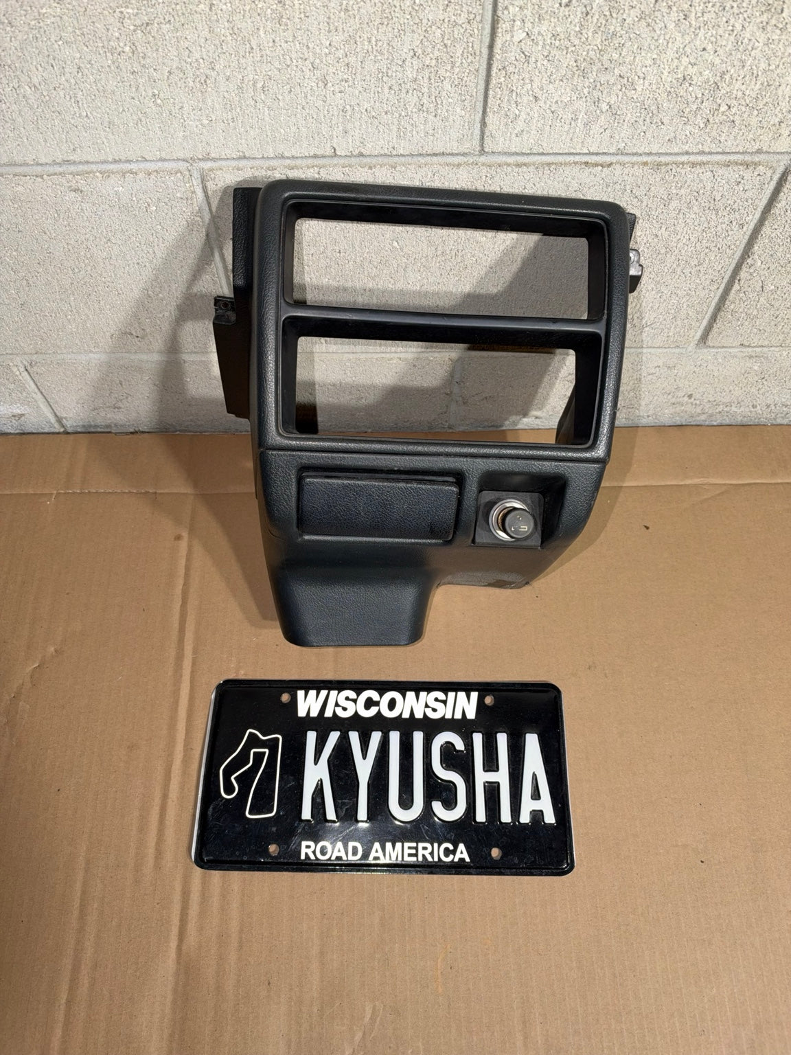 Honda Civic Si center dash bezel condition photo 1