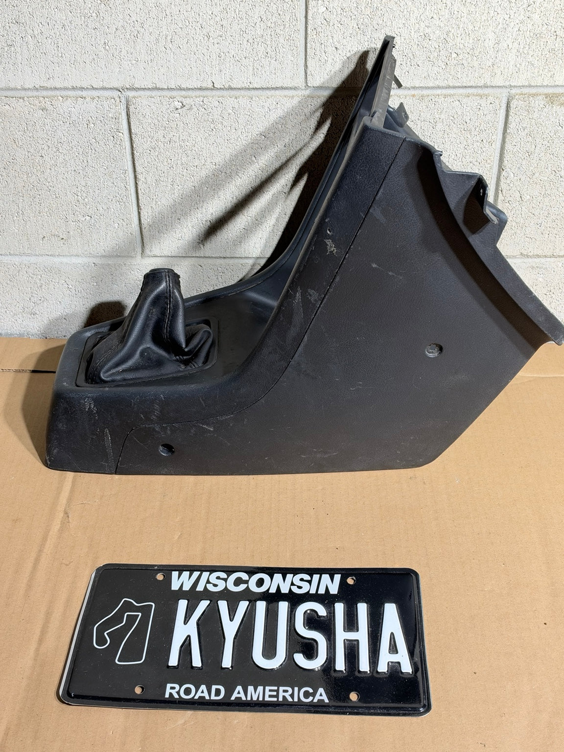 Honda CRX black center console and shift boot photo 2