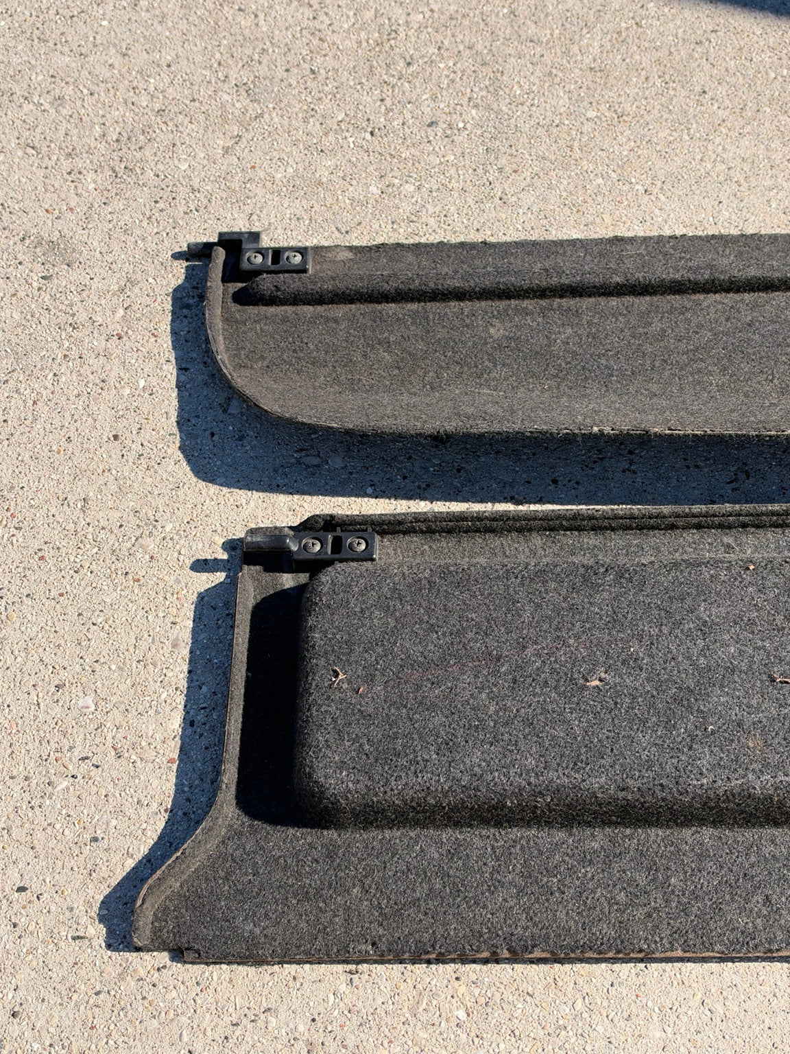 Honda EF Civic Si black cargo cover separated into two pieces view 5