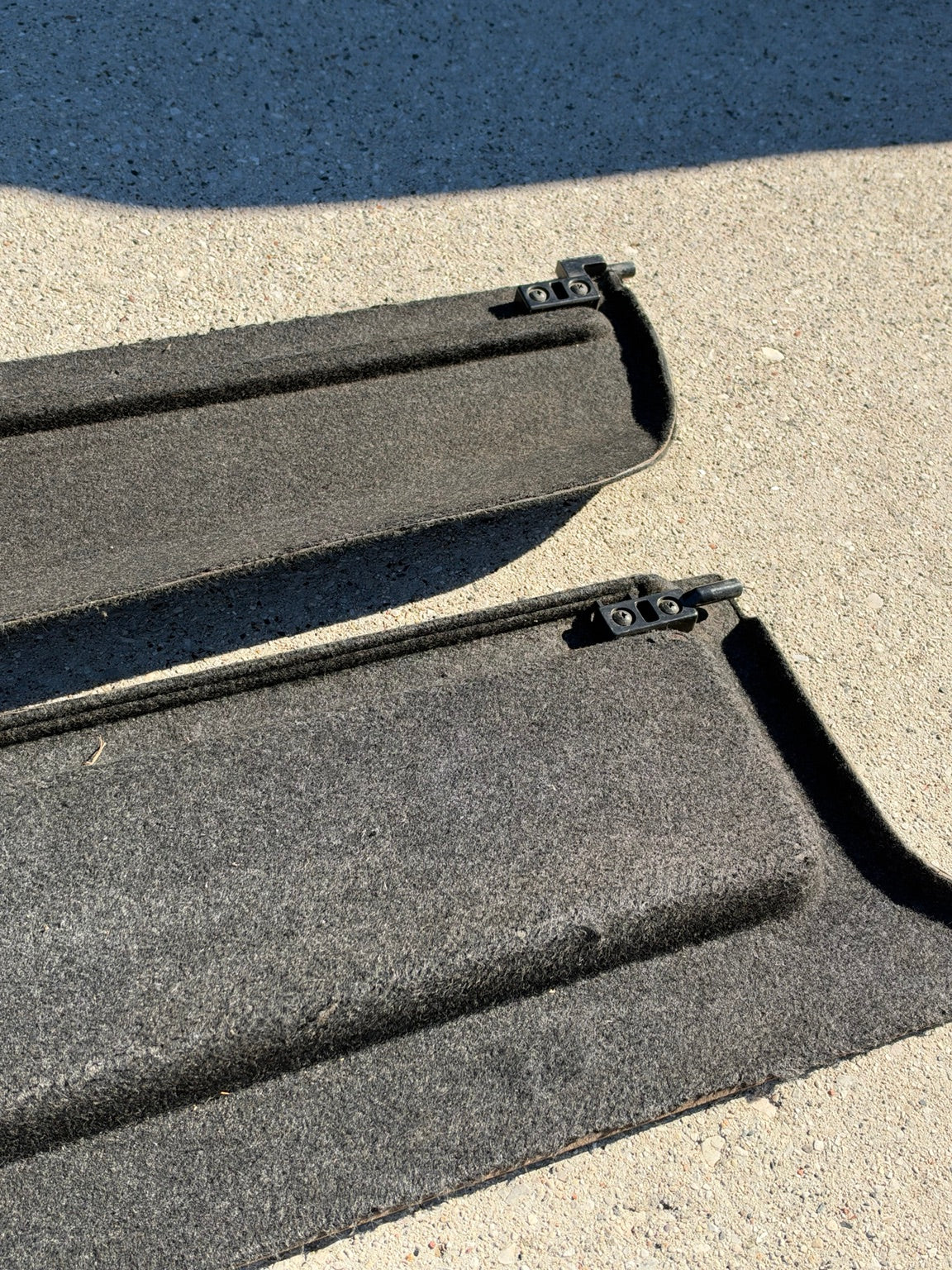 Honda EF Civic Si black cargo cover separated into two pieces view 6