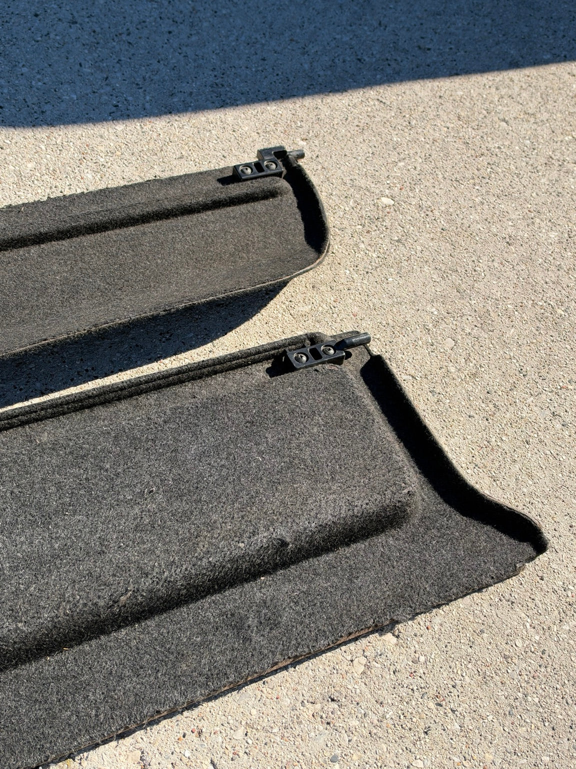 Honda EF Civic Si black cargo cover separated into two pieces view 7